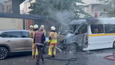 Manisa’nın Turgutlu ilçesinde öğrenci taşıyan bir servis minibüsünde çıkan yangın