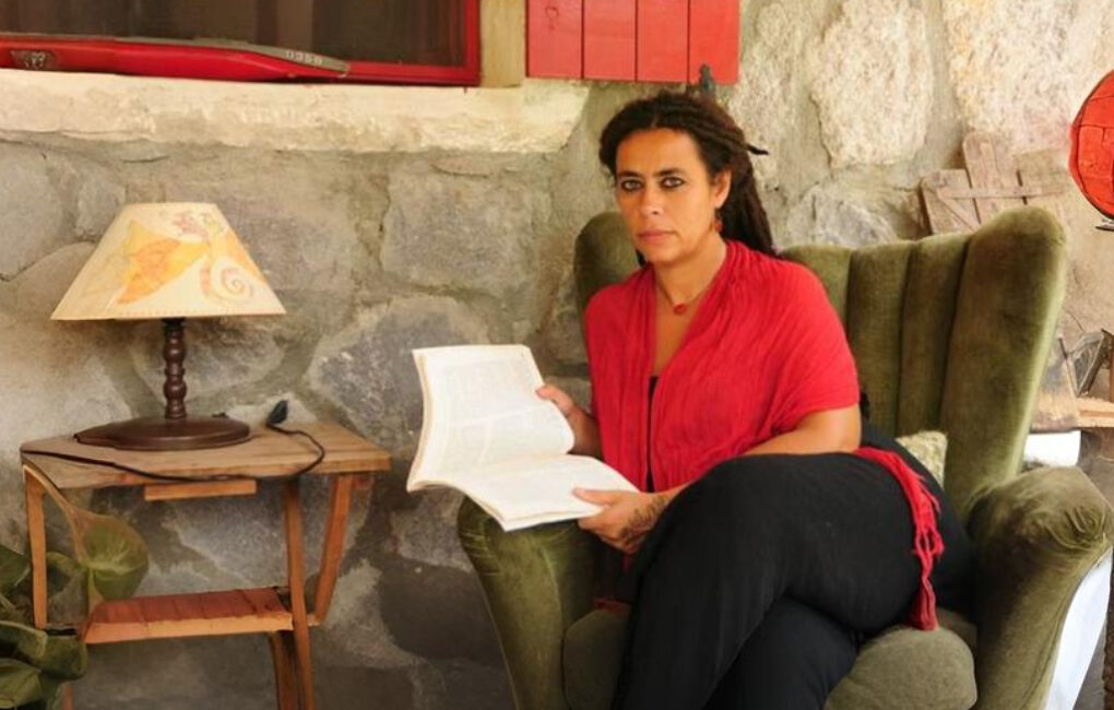 İzmir Büyükşehir Belediyesi’nin "Yaşayan Kütüphane" yaklaşımı ile başlattığı Yaşayan Kütüphane