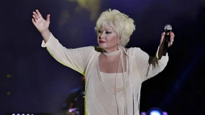 Türk sanat müziğinin usta ismi Muazzez Abacı, ABD’de geçirdiği kalp