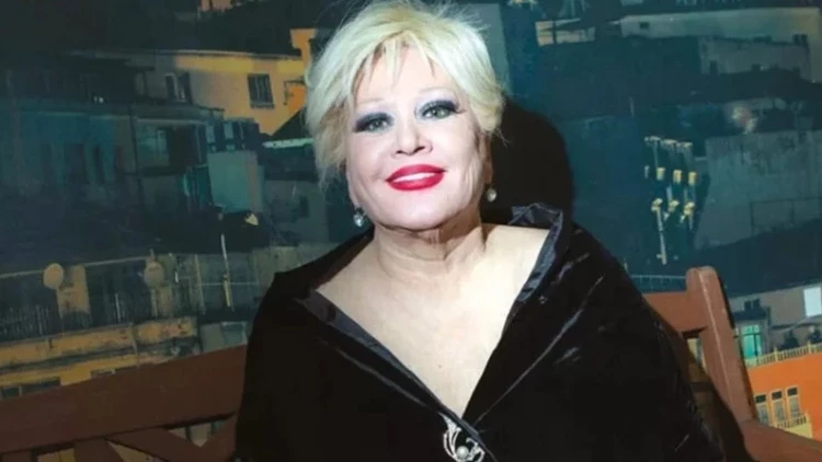 Türk sanat müziğinin usta ismi Muazzez Abacı, ABD’de tedavi gördüğü