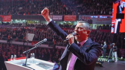 CHP Genel Başkanı Özgür Özel bin 333 oyla yeniden genel