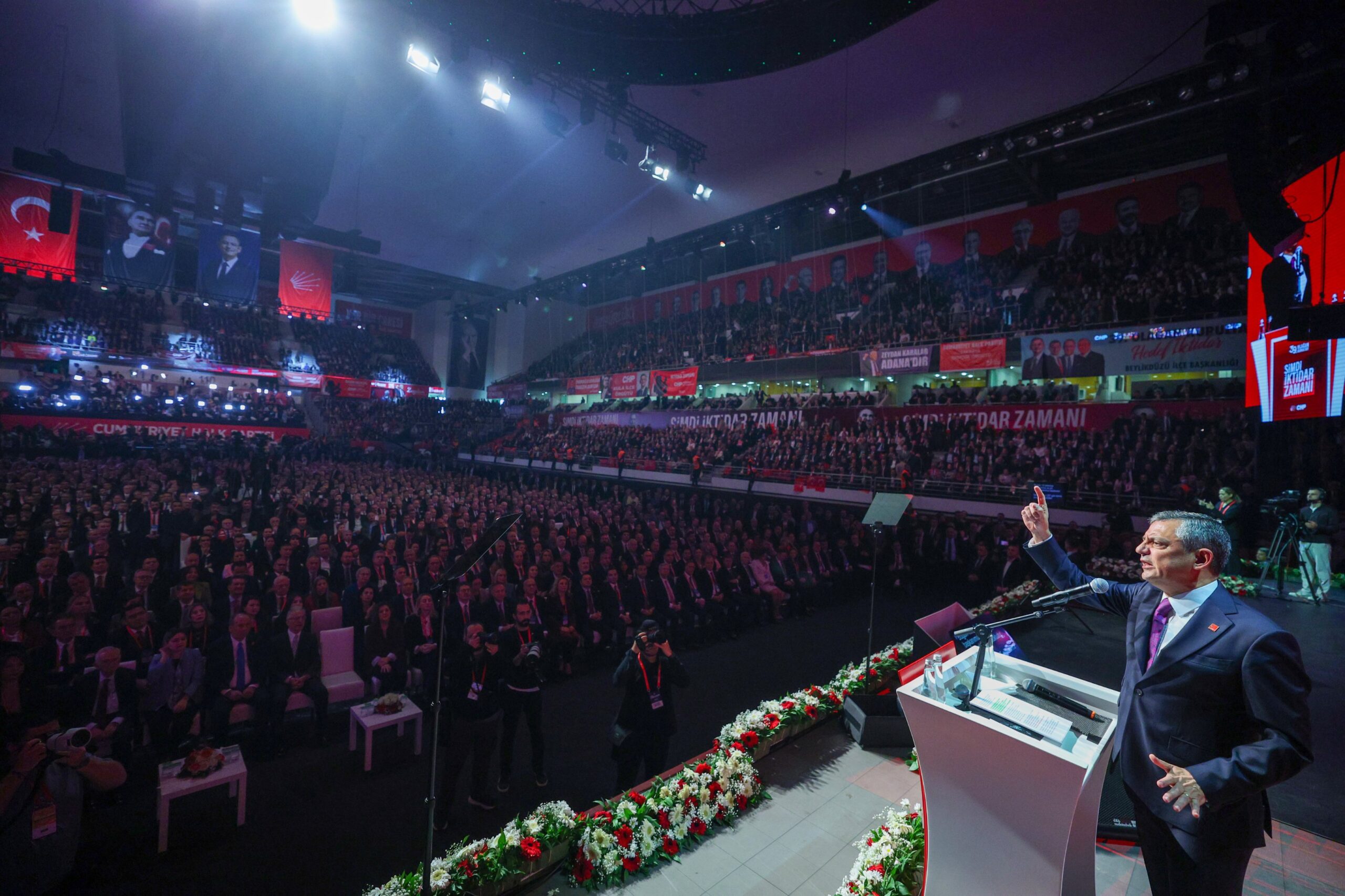 CHP’nin 39. Olağan Kurultayı ikinci gününe başladı. Kurultayda genel başkanlık