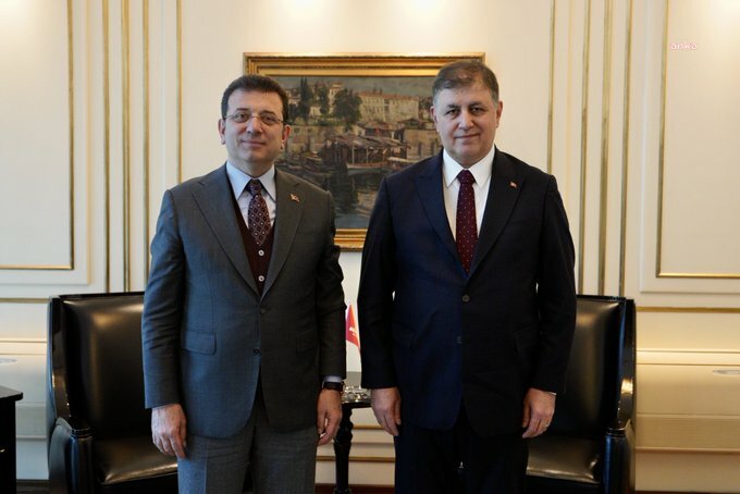 Ekrem İmamoğlu’nun açıklamalarına getirilen erişim engelleri Türkiye gündemini altüst etti.