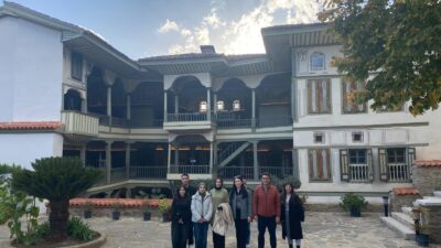 İzmir’e yeni gelen üniversitelilerin kente uyum sürecini güçlendiren Tire gezisi