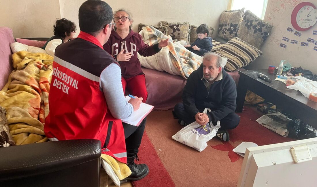 Karabağlar’da kalbi durma noktasına gelen bir baba ve hasta iki