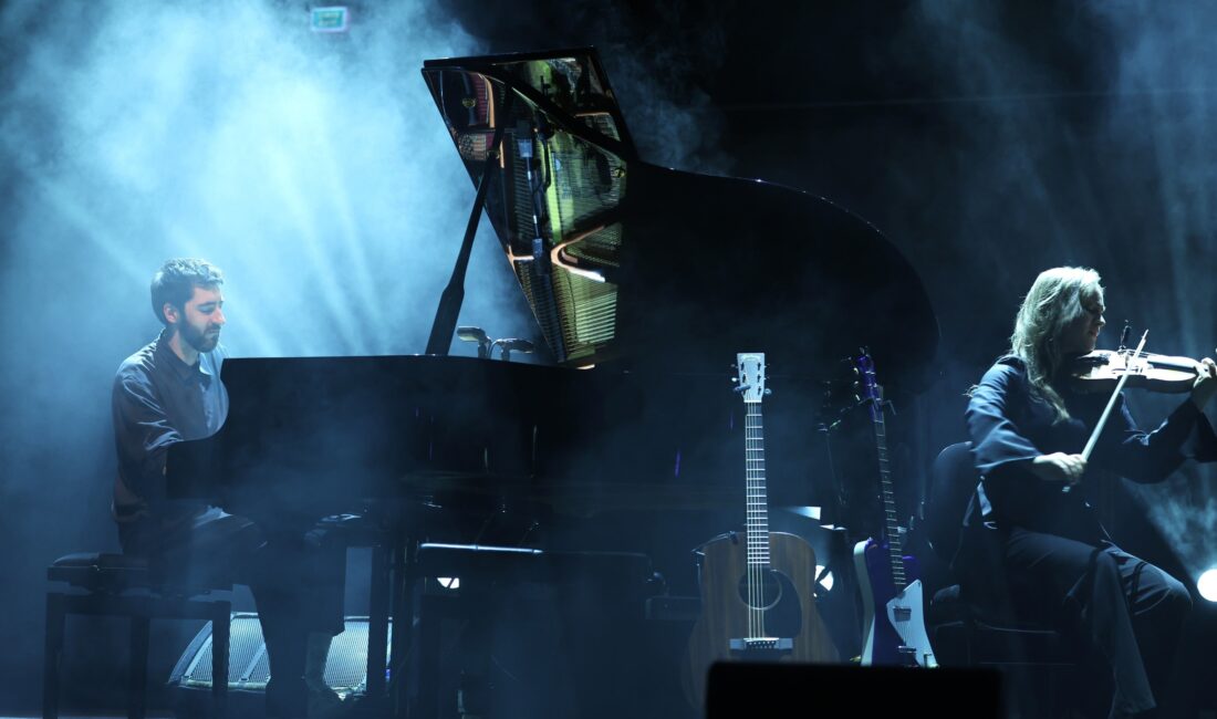 Besteleri milyonlarca kişi tarafından beğeniyle dinlenen dünyaca ünlü piyanist Evgeny