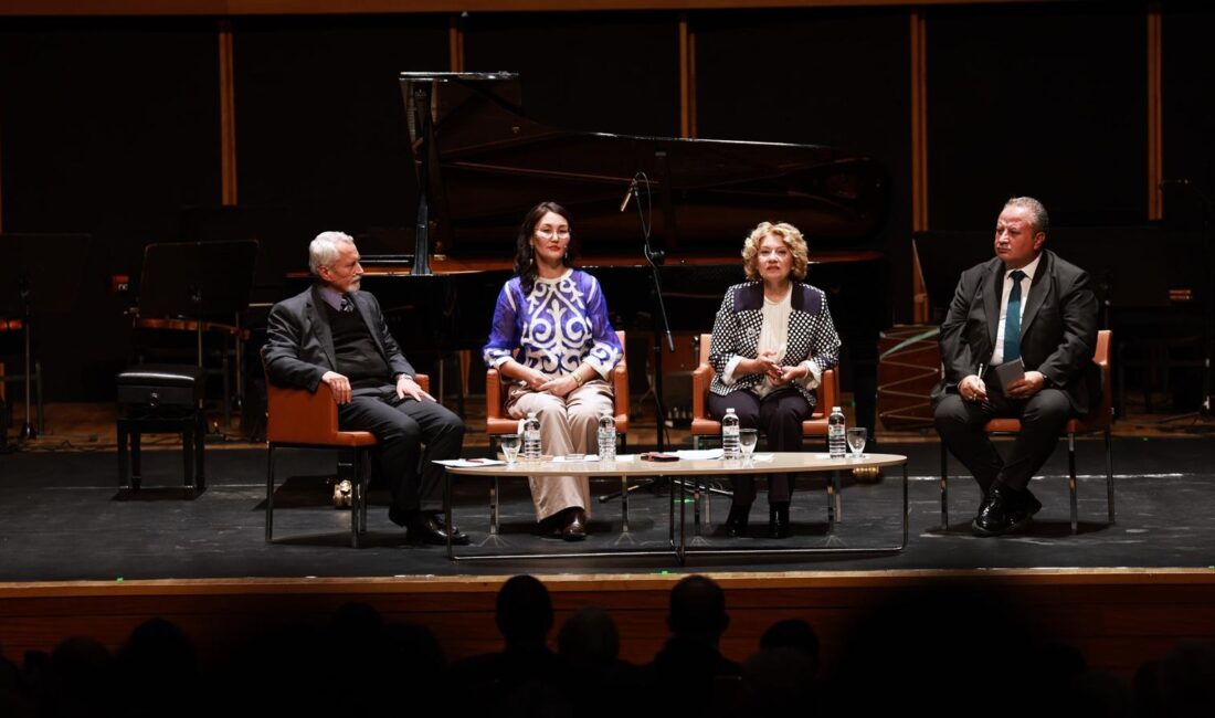 Dünya Türk Dili Ailesi Günü, İzmir Büyükşehir Belediyesi ev sahipliğinde