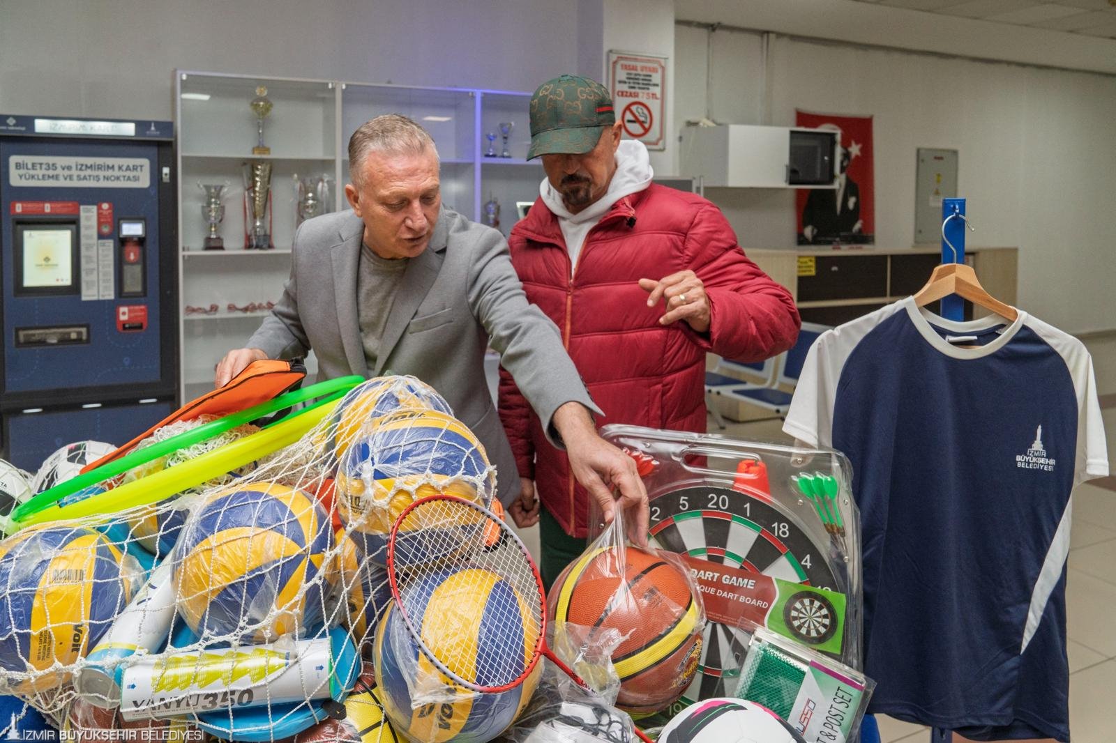 İzmir’de spor okul sıralarına taşınıyor