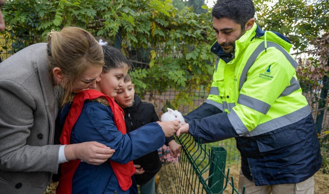 Altı hafta süren “Patili Dostumuz” projesi, çocukların korkularını sevgiyle aşmasını