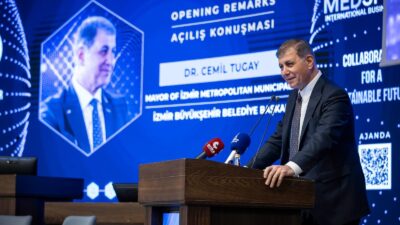 MEDSPARC Uluslararası İş Zirvesi’nde Başkan Tugay, “Kamuda dönüşüm olmadan başarı