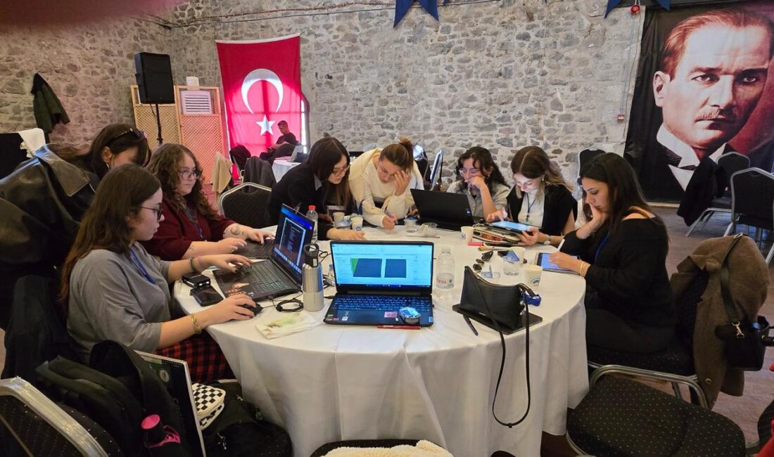 Üniversiteli tasarımcılar, doğa temelli çözümlerle İzmir Alsancak’ı iklim-nötr bir kentsel