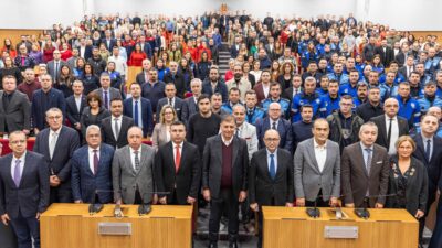 İzmir Büyükşehir Belediyesi’nin personelinin yeni yılını kutlamak için düzenlenen etkinlikte