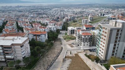 Yeni imar yolu, istinat duvarı, seyir terası ve çevre düzenlemeleriyle