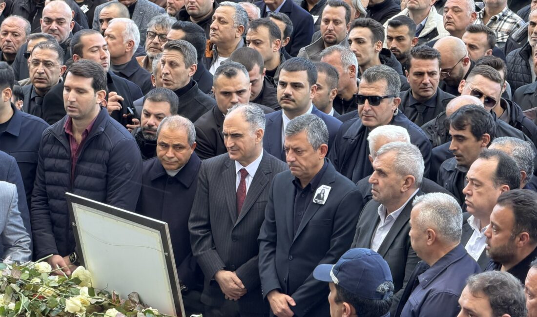 AK Parti Genel Sekreteri ve İzmir Milletvekili Eyyüp Kadir İnan,