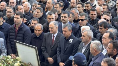 AK Parti Genel Sekreteri ve İzmir Milletvekili Eyyüp Kadir İnan,