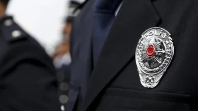 İçişleri Bakanı Ali Yerlikaya, polislerin yeni çalışma saatini duyurdu. Yerlikaya,