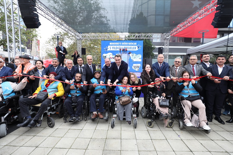 Menderes Belediyesi, 5 büyük projenin toplu açılışını yoğun bir kalabalık