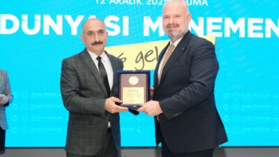 Menemen Belediyesi’nin düzenlediği “İş Dünyası Menemen’de Buluşuyor” etkinliğinde konuşan Başkan