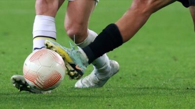 Türkiye Futbol Federasyonu, yeşil sahaları sarsan bahis skandalında soruşturmayı genişletti.