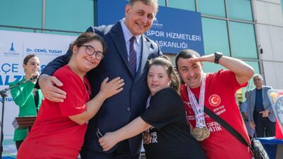 İzmir Büyükşehir Belediyesi Spor Kulübü’nün engelli sporcuları, 2025 yılında yüzme,