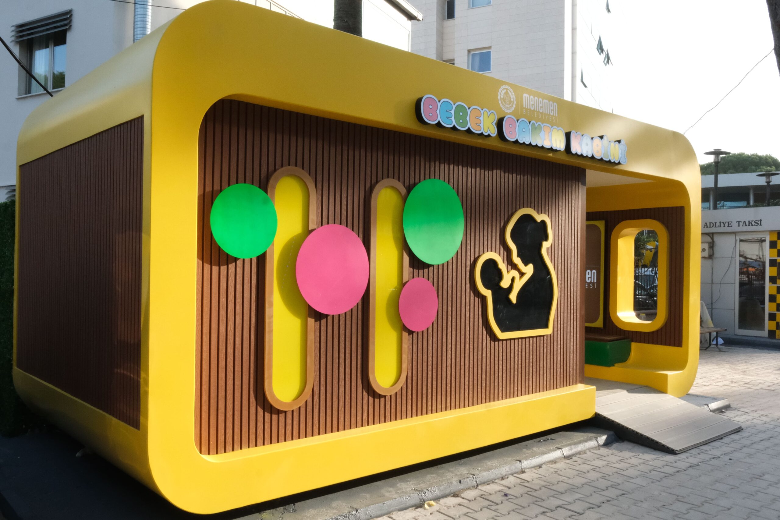 Menemen Belediyesi, bebekli annelerin şehir içinde yaşadığı en temel sorunlardan