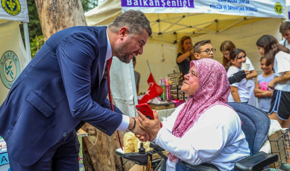 Buca Belediyesi, Dünya Engelliler Günü kapsamında, Göksu +1 Kafe'de özel bir etkinlik