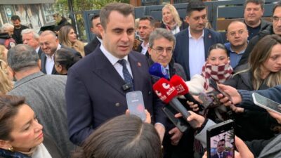 CHP İzmir İl Başkanlığı, Ülkü Ocakları’nın Kınık’taki bir köy okulunda