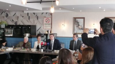 CHP İzmir İl Başkanı Çağatay Güç, basınla buluşmasında işçi eylemleri,