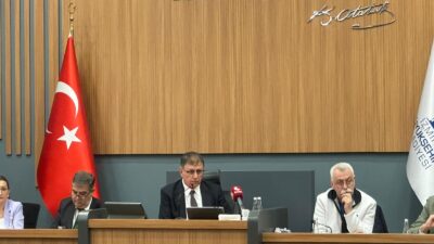 İzmir Büyükşehir Belediye Başkanı Cemil Tugay, işçi eylemleri ve havuz