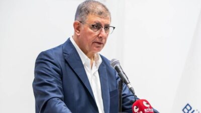 İzmir Büyükşehir Belediye Başkanı Cemil Tugay, belediye şirketleriyle yaşanan gerginliğin