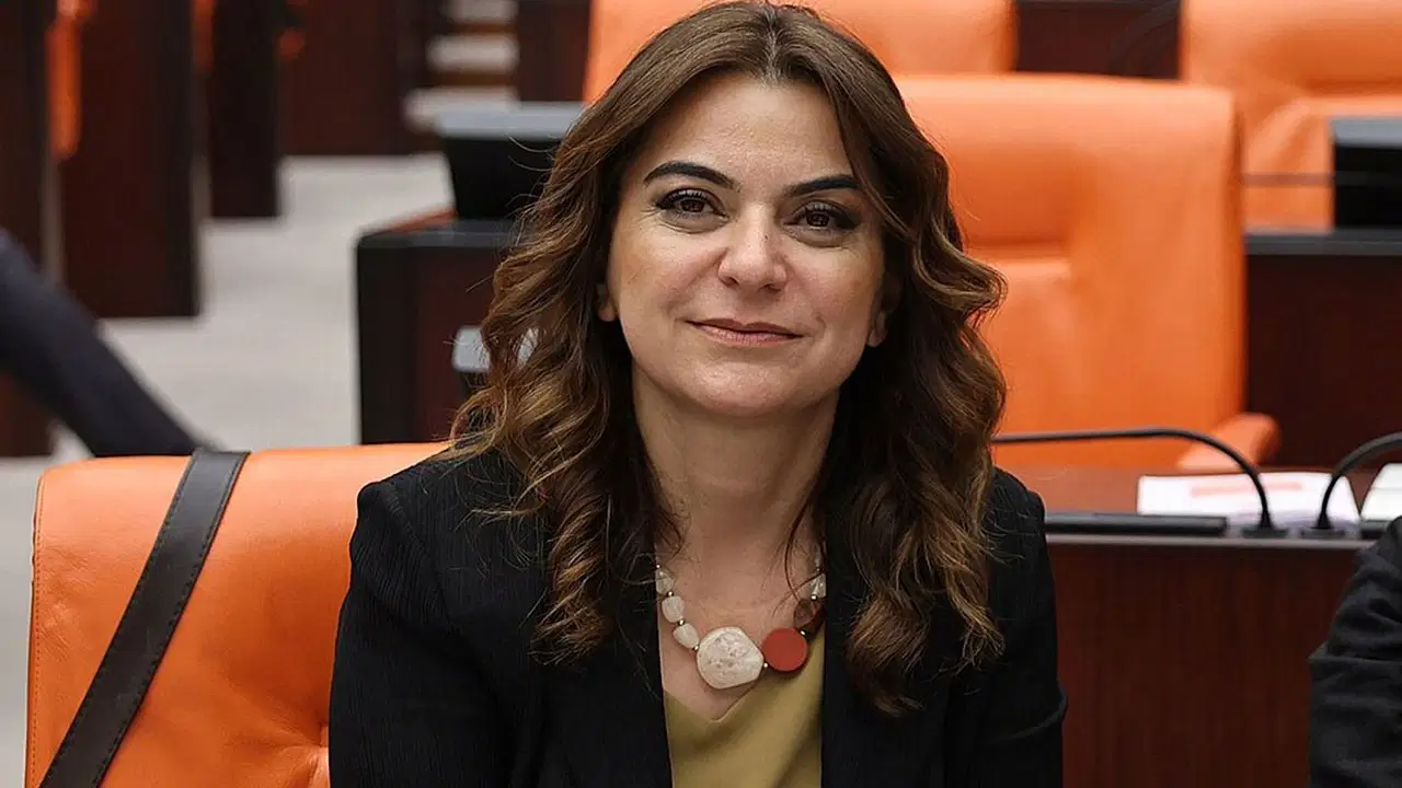 İmralı'ya giderek terör örgütü PKK lideri Abdullah Öcalan ile görüşen