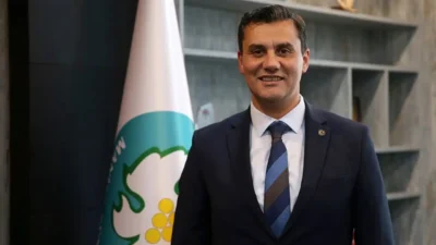 Manisa Büyükşehir Belediye Başkanı Ferdi Zeyrek'in evindeki havuzda elektrik akımına