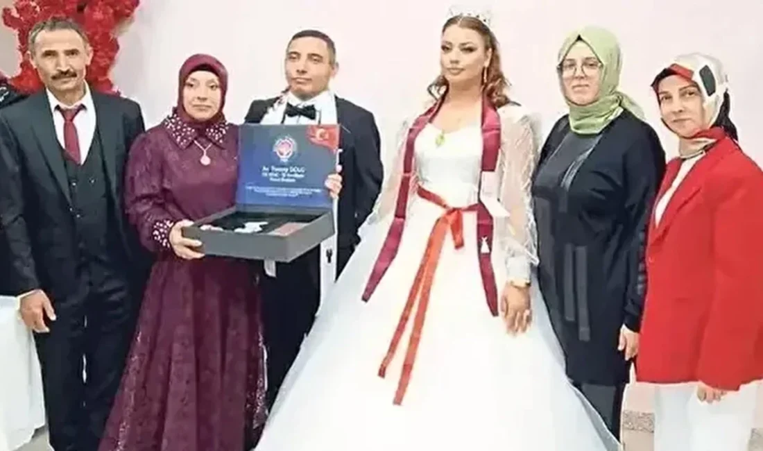 Çanakkale’de Ramazan Gümüşsoy, oğlunu evlendirmek için Cezayir’den gelin getirdi ve