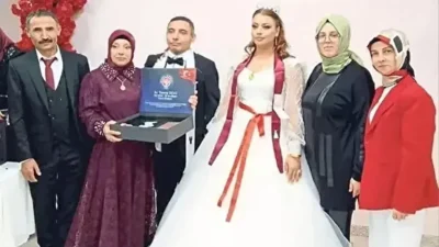 Çanakkale’de Ramazan Gümüşsoy, oğlunu evlendirmek için Cezayir’den gelin getirdi ve