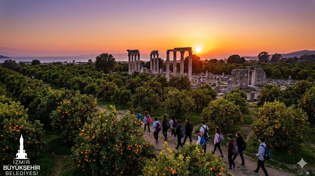 İzmir Büyükşehir Belediyesi, Dünya Dağlar Günü kapsamında üniversite öğrencilerini Efes-Mimas