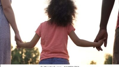 Araştırmalar, ebeveynlerin çocukları arasında sanılandan daha yaygın biçimde ayrım yaptığını;