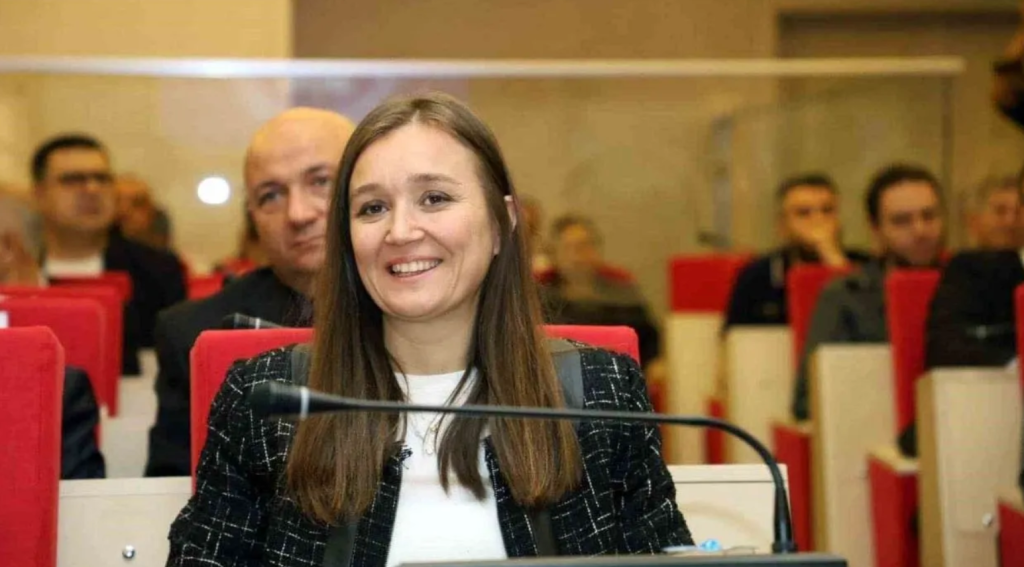 Ferdi Zeyrek, 60 yıl aradan sonra CHP’ye Manisa Belediye Başkanlığını