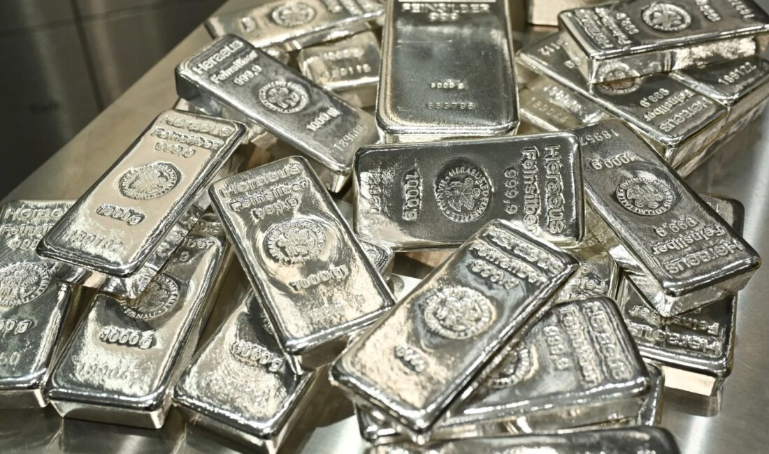 Gümüş, tarihinde ilk kez ons başına 67 doları aşarak rekor