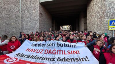 İzmir Büyükşehir Belediyesi'nde yan hakları ödenmeyen binlerce işçinin eylemi dördüncü