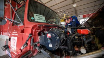 Mekatronik Atölyesi’ndeki 14 kişilik ekip, tüm itfaiye araçlarının bakım ve