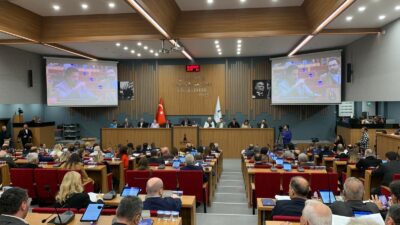 İzmir Büyükşehir Belediye Başkanı Cemil Tugay, Örnekköy’de kooperatif modeliyle yürütülen