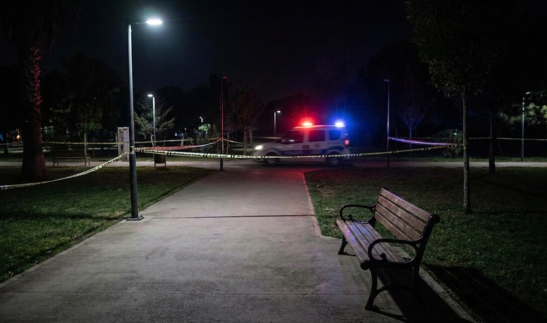 Türkiye'de artan "akran şiddeti" olaylarına bir yenisi İzmir'de eklendi. Karabağlar'da