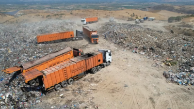 İzmir Büyükşehir Belediye Başkanı Dr. Cemil Tugay, kent gündeminde tartışma