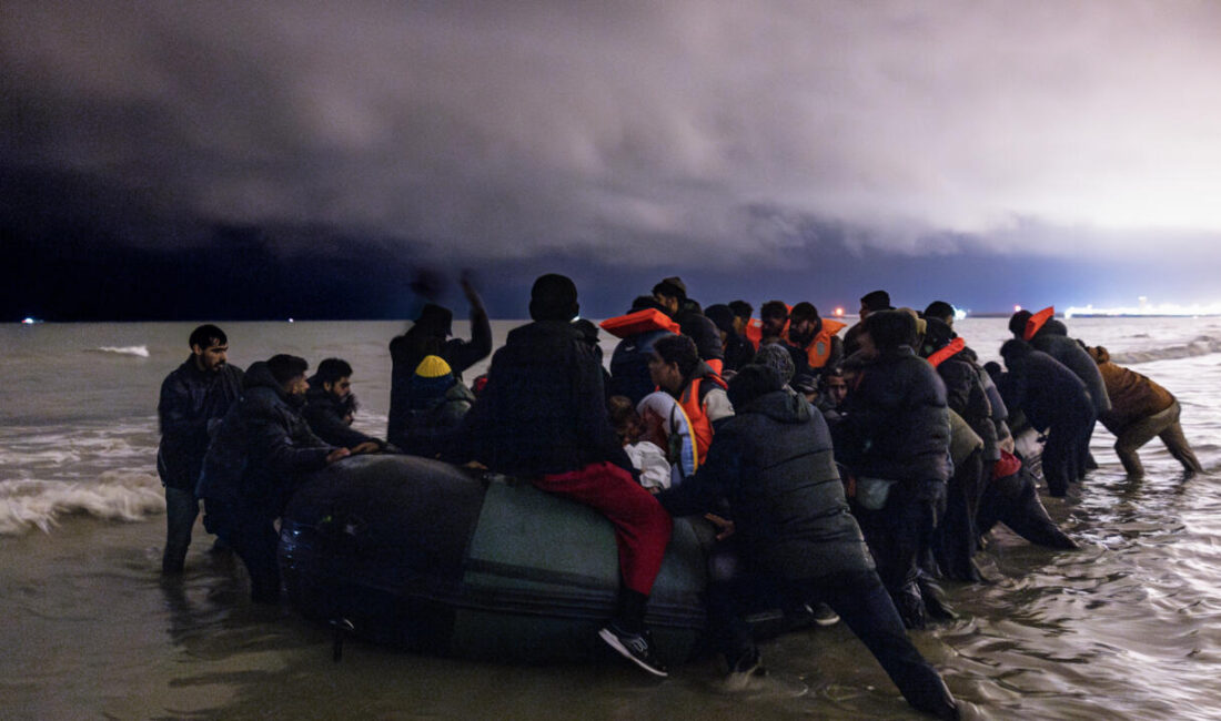 İzmir’in Güzelbahçe ilçesi, insan kaçakçılarına yönelik kritik bir operasyona sahne
