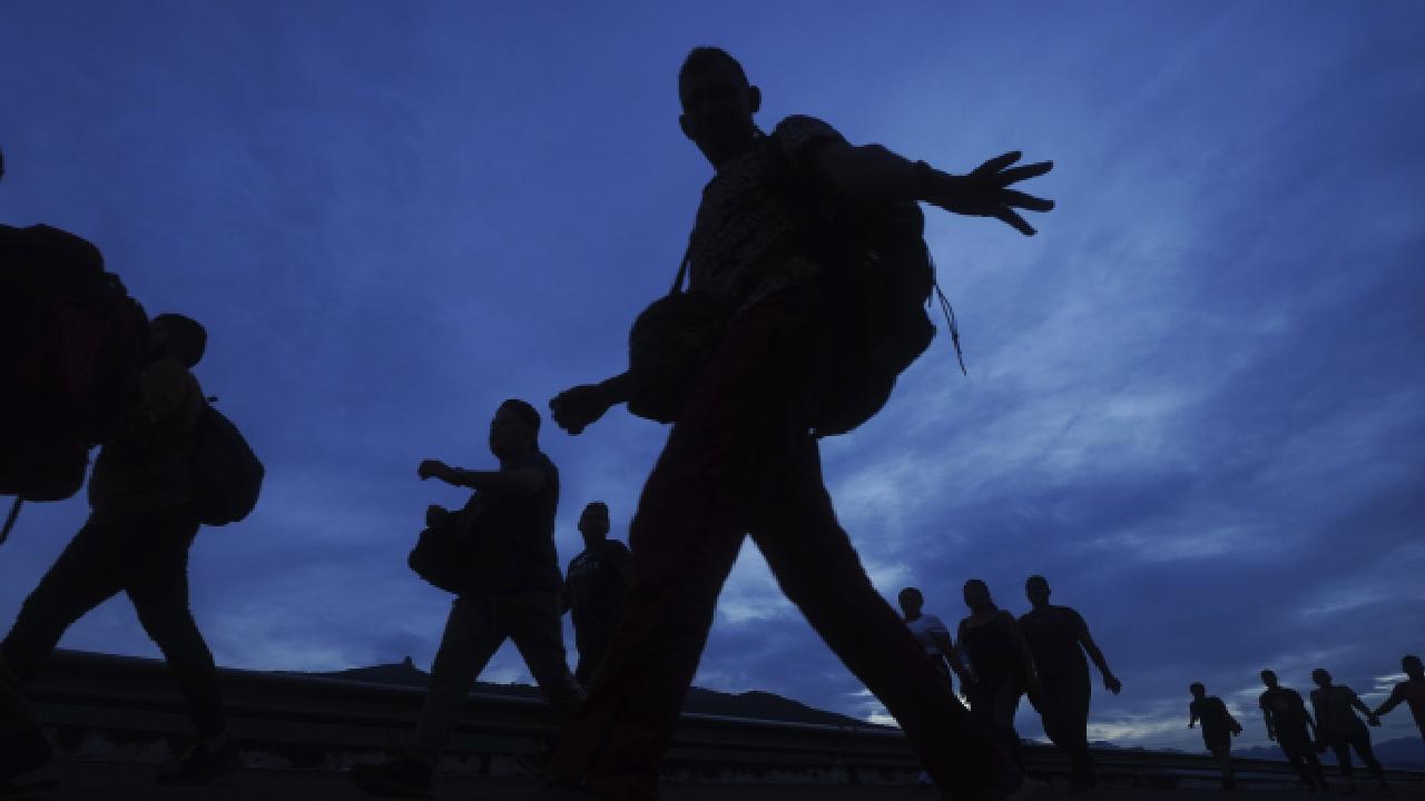 İzmir'de, ekiplerin hızlı müdahalesi yasa dışı geçiş hazırlığındaki göçmen grubu