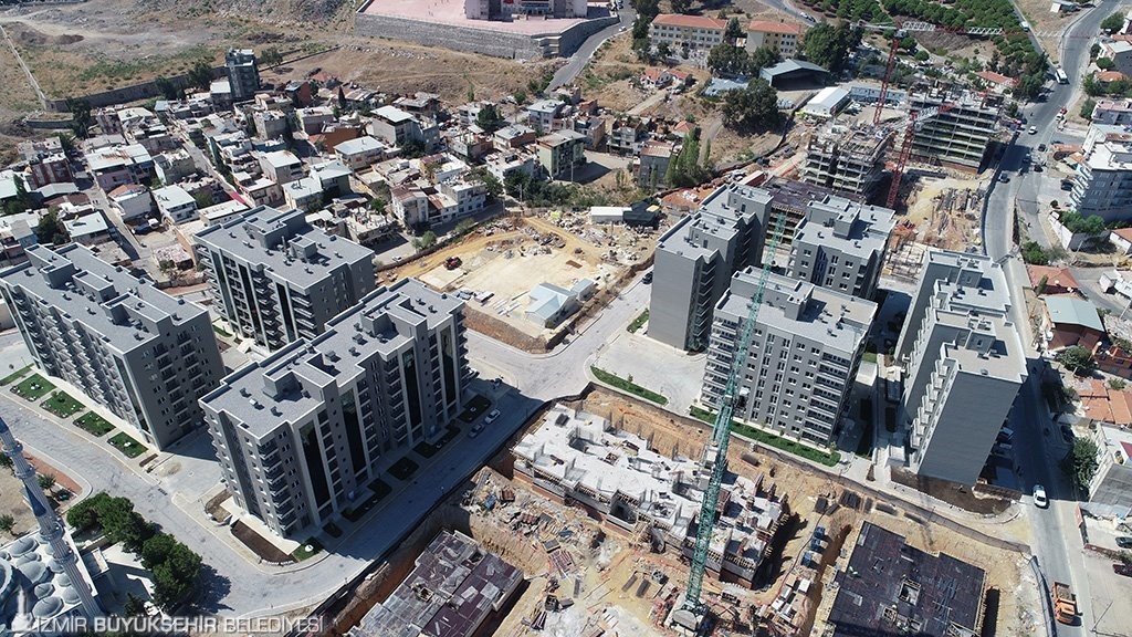 İzmir Büyükşehir Meclisi'nde hak sahiplerini sevindirecek karar masaya yatırıldı. Piyasa