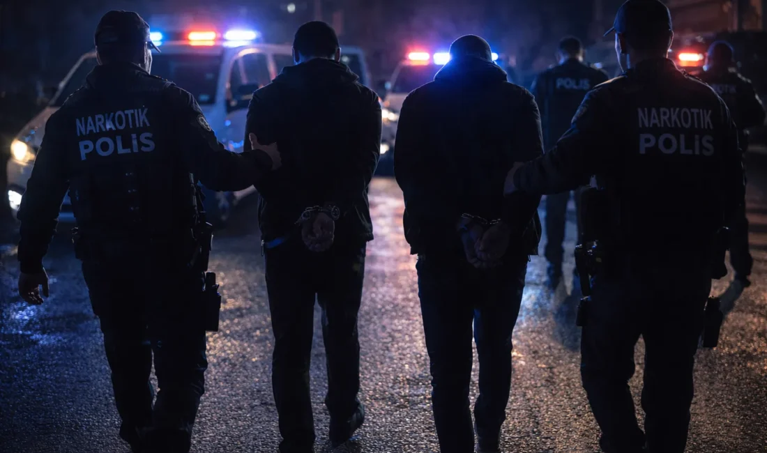 İzmir'in Torbalı ilçesinde narkotik polisinin 3 ay süren titiz takibi