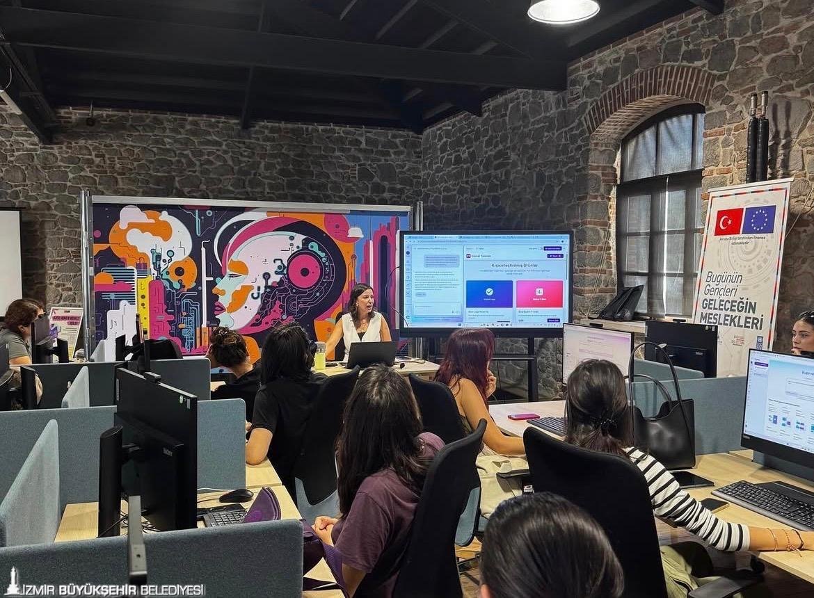İzmir Büyükşehir Belediyesi, aralık ayının son haftasında gençlere yönelik olarak