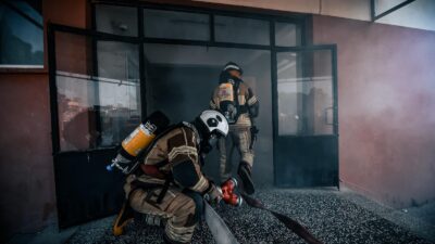 İzmir Büyükşehir Belediyesi İtfaiye Dairesi Başkanlığı ekipleri, Buca’daki Rüştü Ünsal