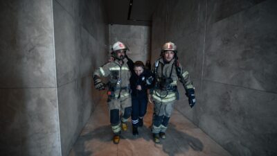 İzmir Büyükşehir Belediyesi İtfaiye ekipleri, Bayraklı’daki 47 katlı binada olası